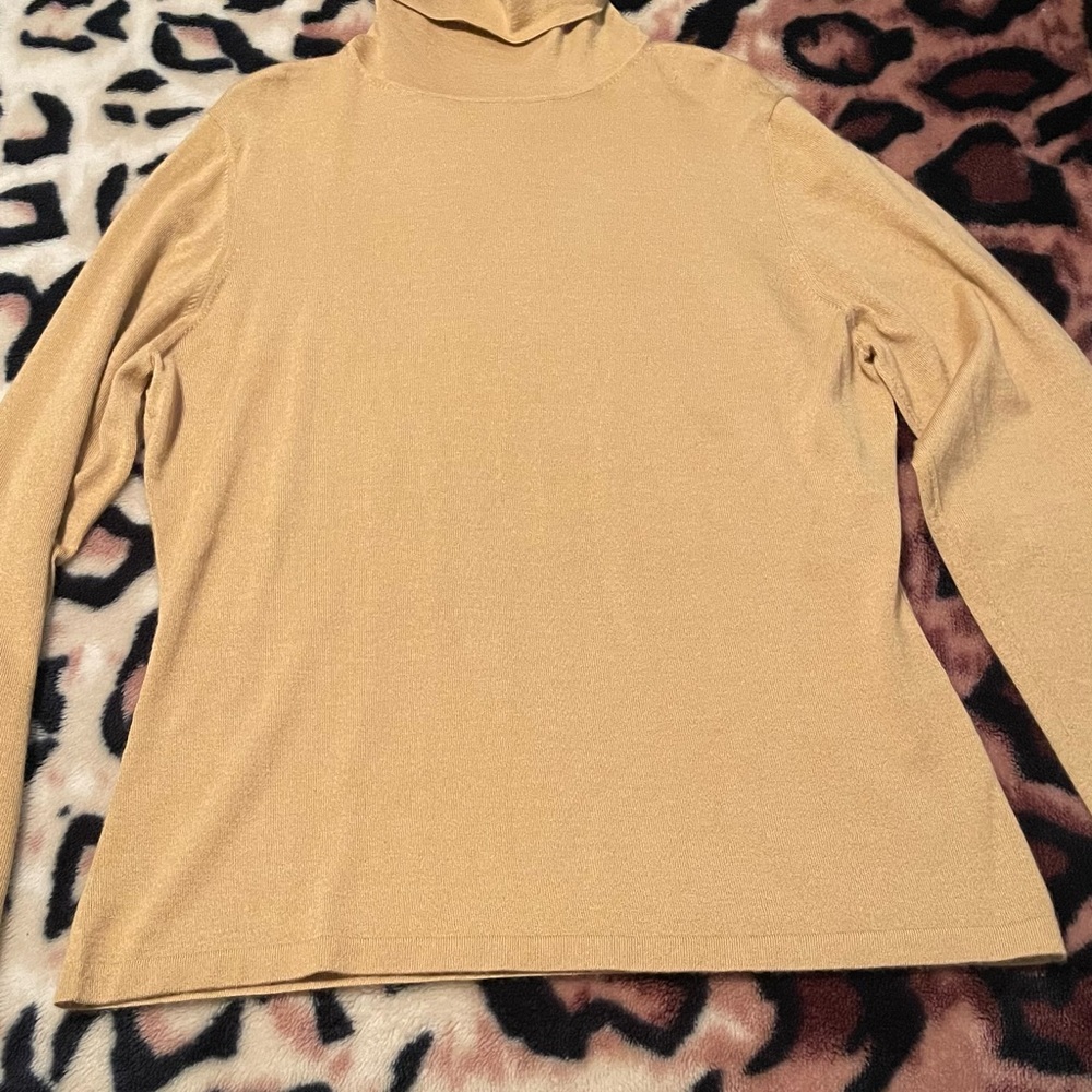 Newman Marcus cashmere tan color turtleneck